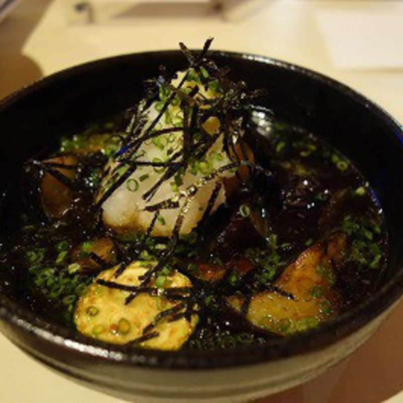 赤ピーマンと茄子の揚げ出し(炙 （Aburi）)