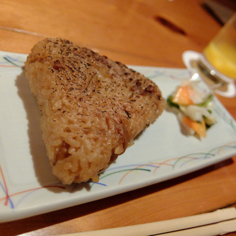 焼きおにぎり(炭火串焼 らくい  )