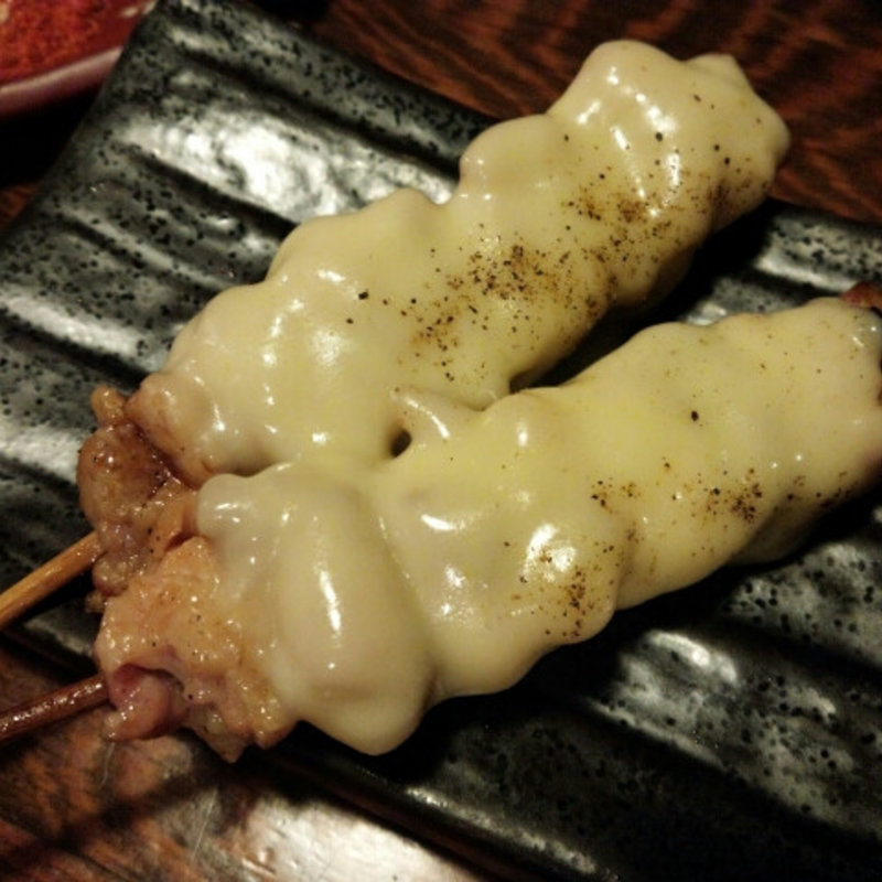 ネック(チーズのせ)(炭火串焼台所 ちっきん)