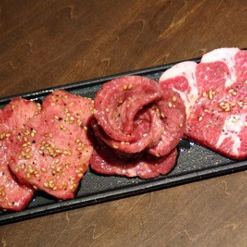 タン盛り合せ　各１００ｇ(炭火焼ホルモン ぐう 新橋)