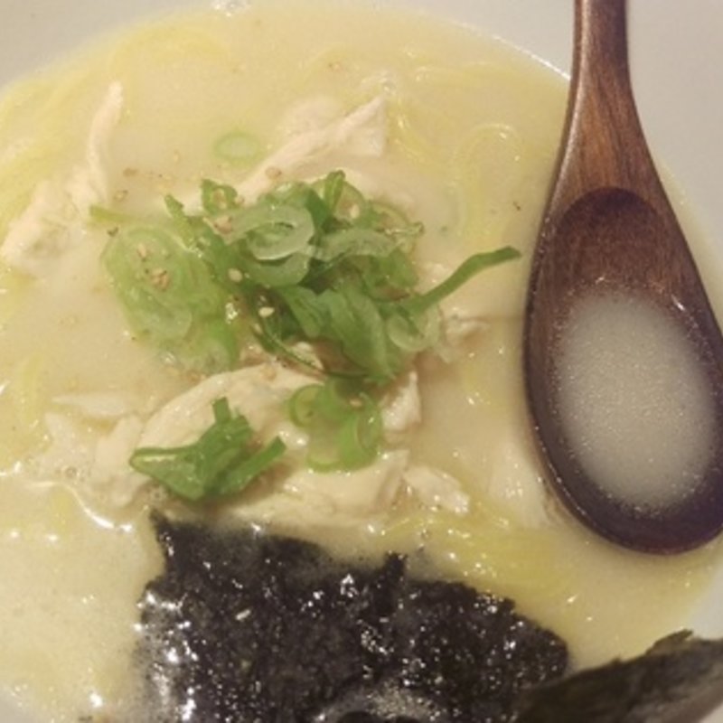 鶏白湯ラーメン(水炊き・焼き鳥 とりいちず 池袋東口店 )