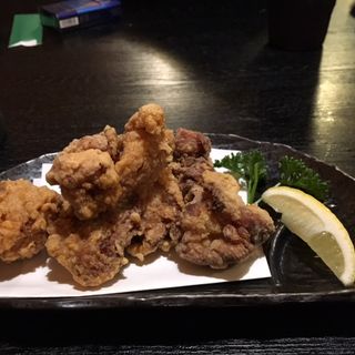 鳥の唐揚げ(炭火焼鳥あずま)