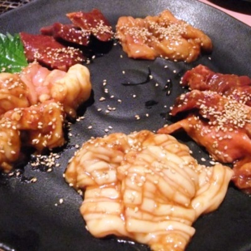 ホルモンいろいろ盛り合わせ(炭火酒菜 ニョッキ)