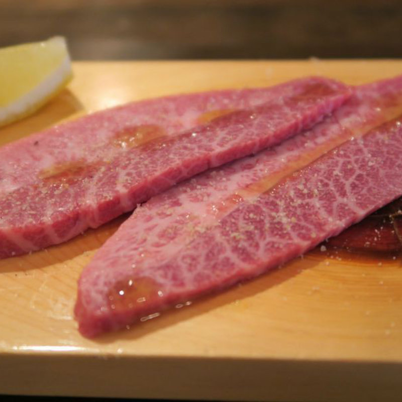 和牛ミスジ(炭焼塩ホルモン『あ』西明石酒場)