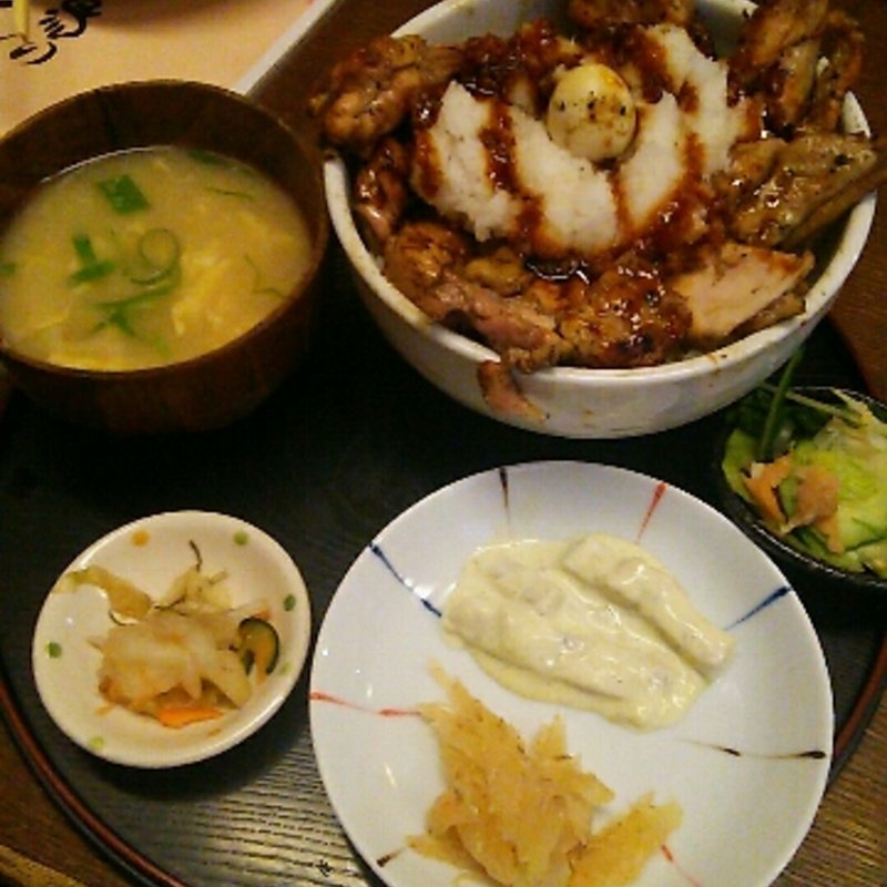 たま鳥丼定食(炭焼鮮家　たま鳥 )