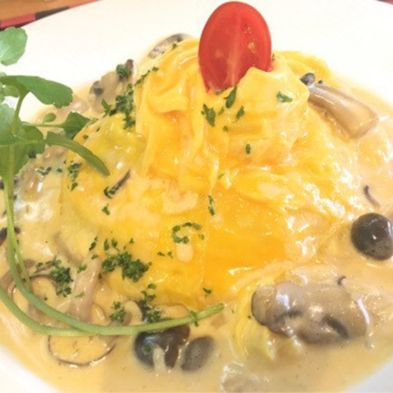 烏骨鶏ｵﾑﾗｲｽｴﾋﾞ風味ｷﾉｺｸﾘｰﾑｿｰｽ(烏骨鶏本舗 ラグジュアリー エッグ カフェ ラン ラン ラン)