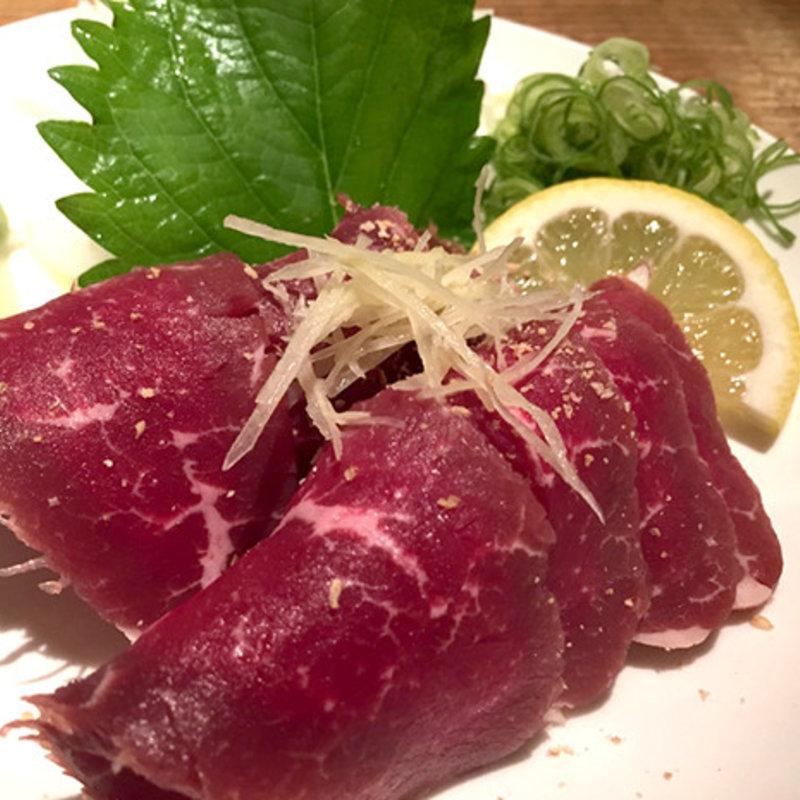 牛レアの炙り(焼味尽本舗 曽根崎総本店)