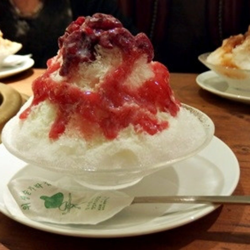 苺ミルクのかき氷(焼肉 433 )