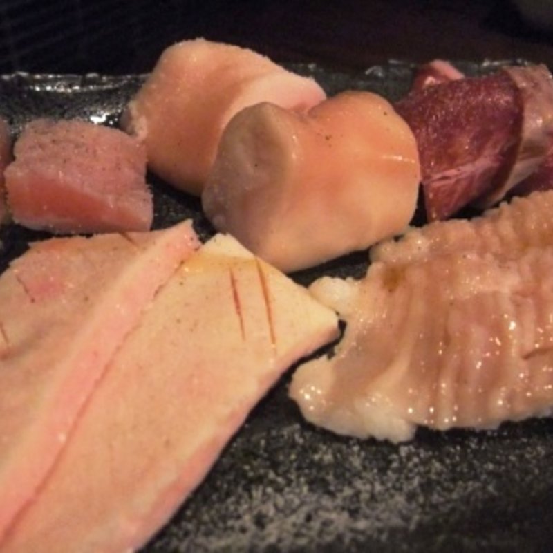 ホルモン盛合せ(焼肉わっちょい八尾本店)