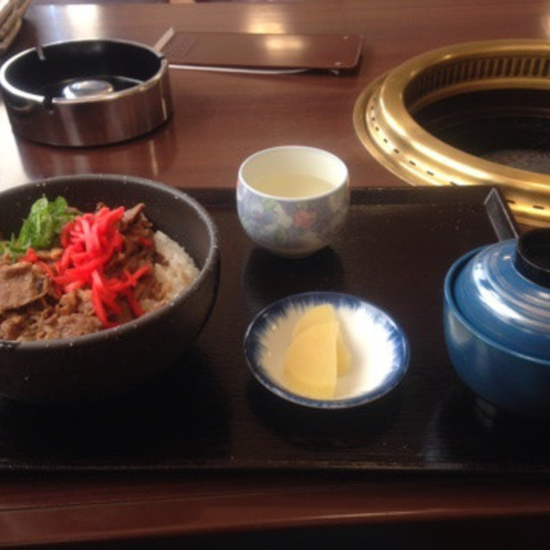 千屋牛丼(焼肉　千屋牛)