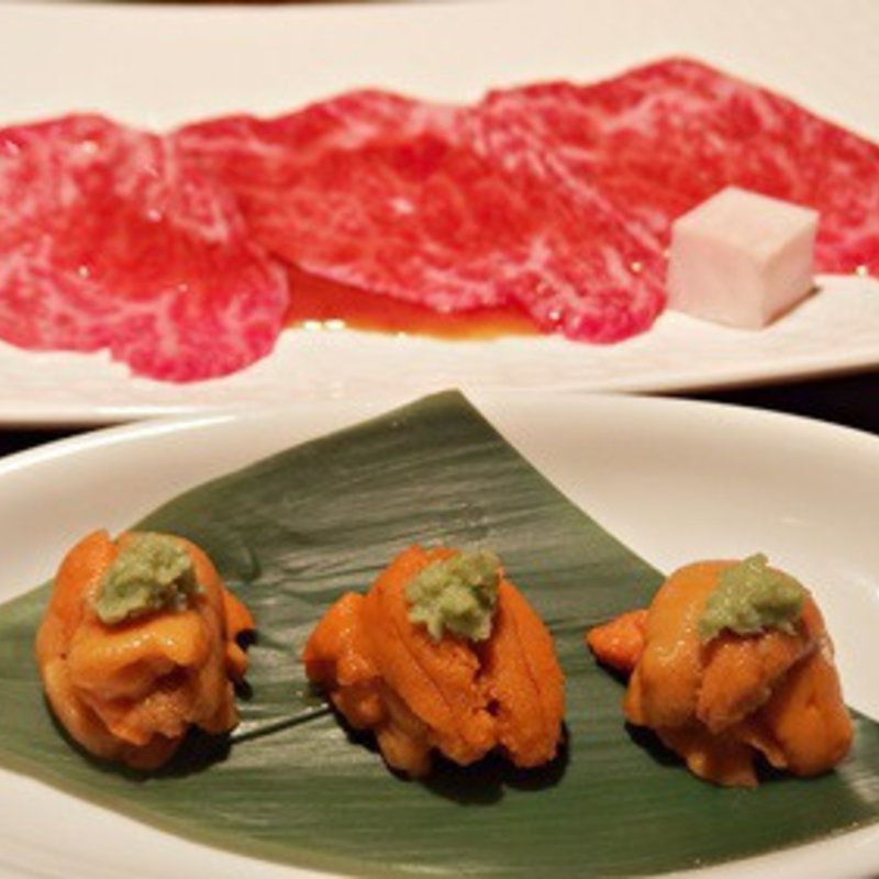 極上コラボリブ芯の贅沢うにロール(焼肉×バル マルウシミート 銀座2丁目店)