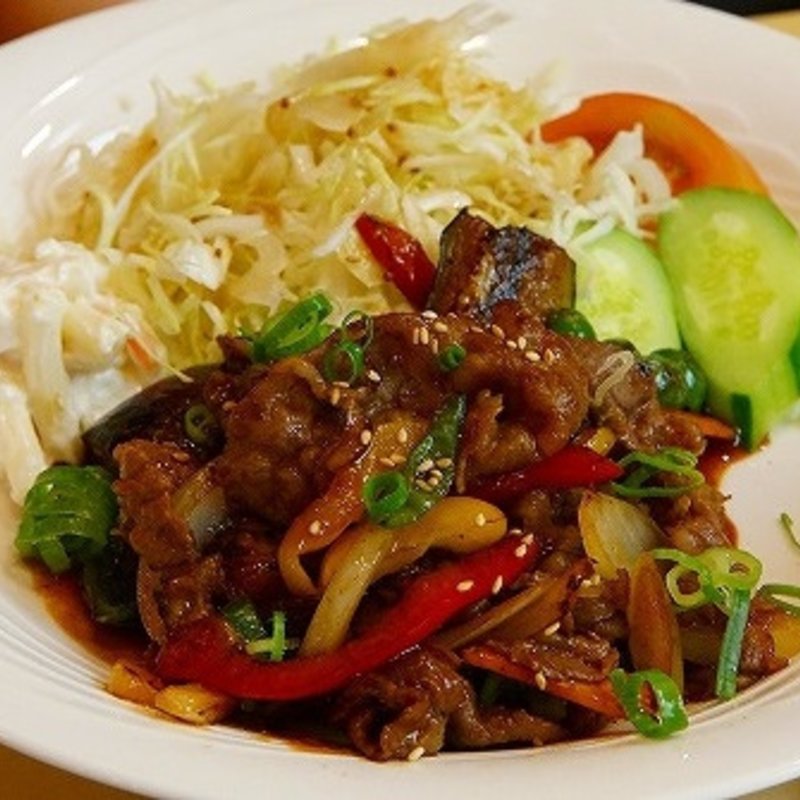 千屋牛と野菜の味噌ダレ炒め定食(焼肉処一品一会 花のみち店)