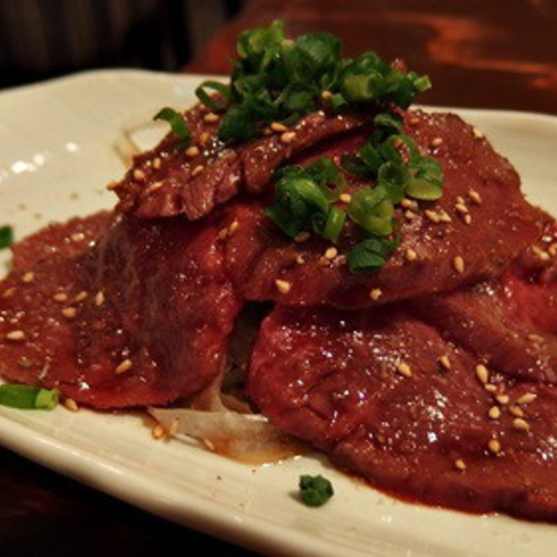 炙り肉刺し(焼肉酒場 すみびや)