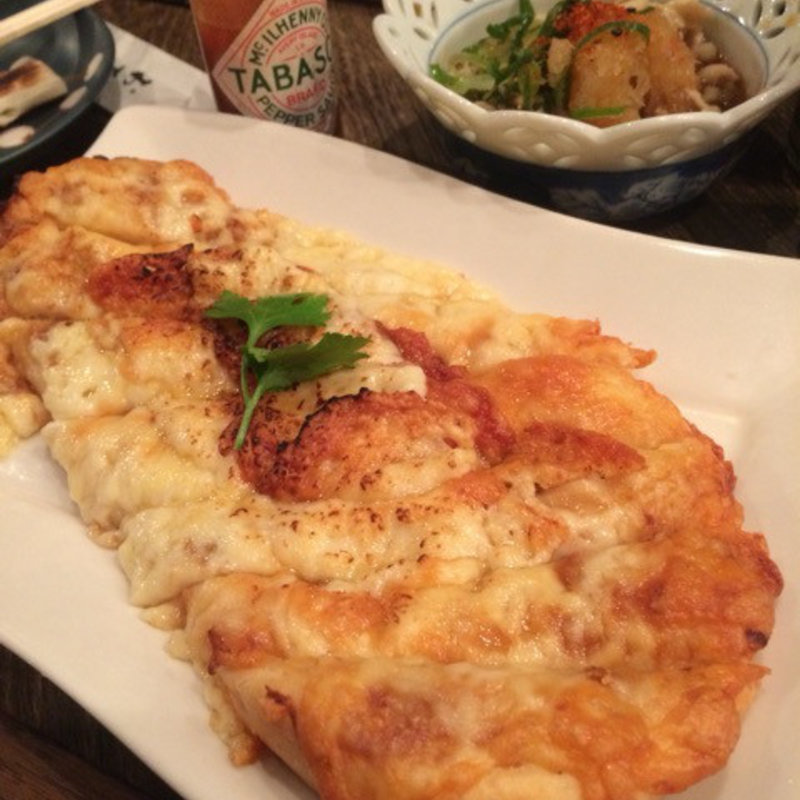 ナンのガーリックピザ(焼鳥スミス 天満本店)