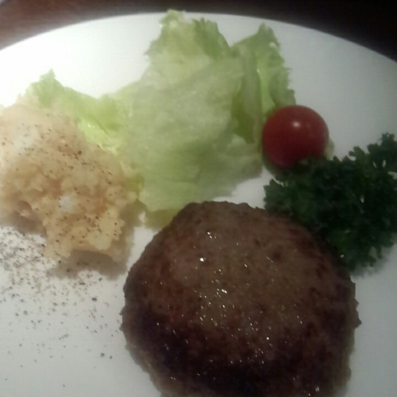 仙台牛燻製ハンバーグ(煙事 銀座)