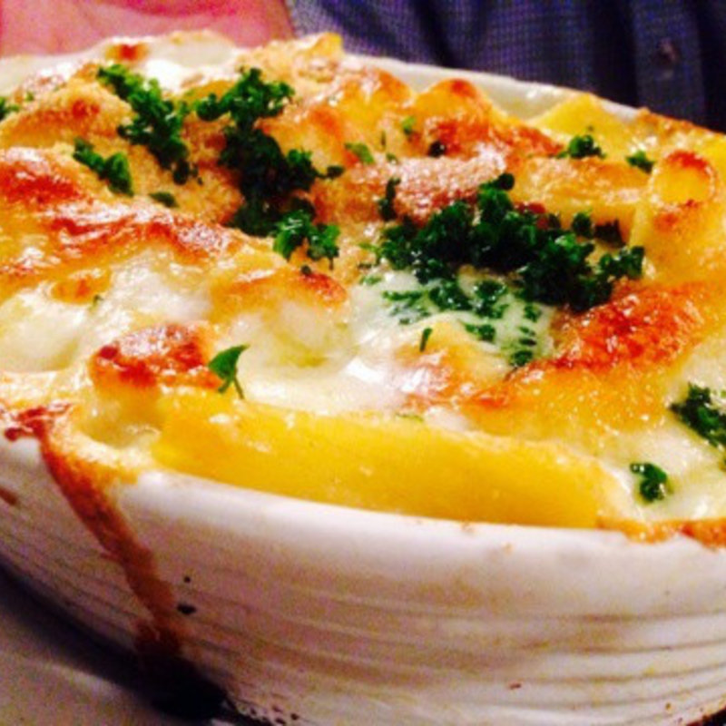 カニマカロニグラタン(煮こみや なりた)