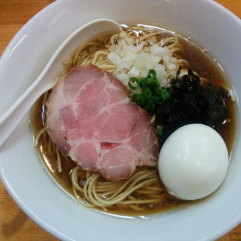 中華ソバ(黒)+出汁打ち込み式味玉(煮干中華ソバ イチカワ)