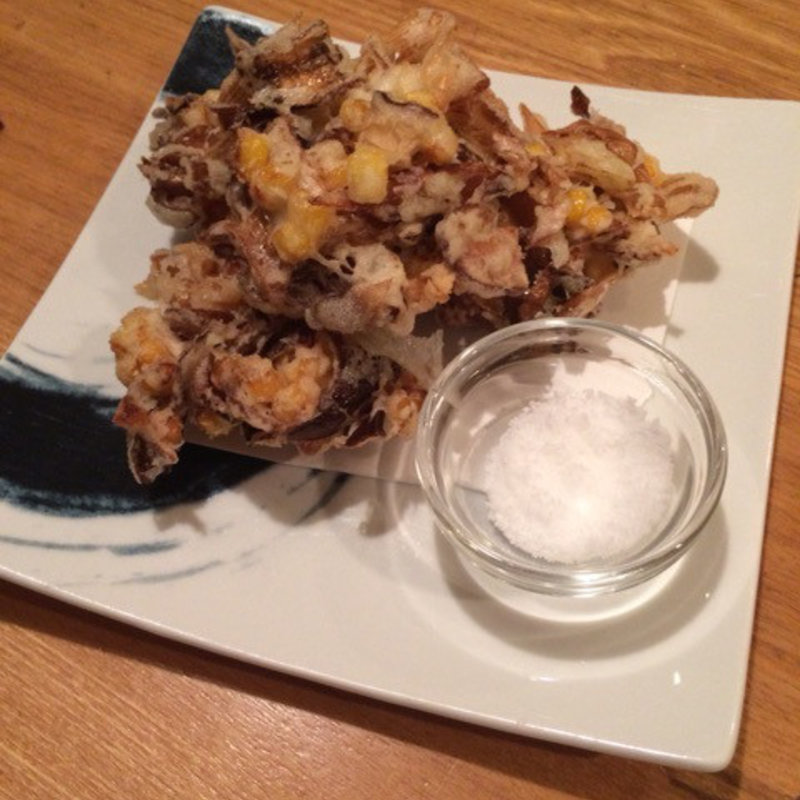 トウモロコシと舞茸の天ぷら(煮炊屋 金菜)