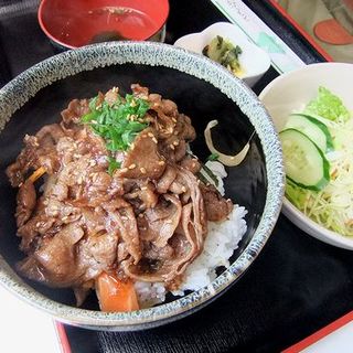黒毛和牛 ブッチャー丼+肉増量(熊泰精肉堂)