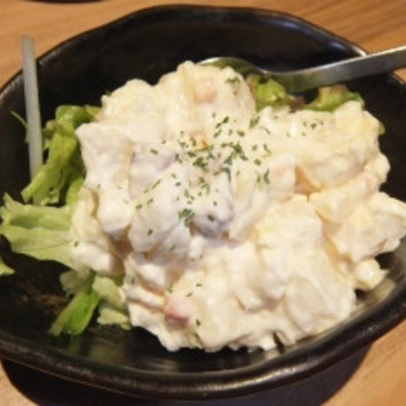 燻製ポテトサラダ(燻製工房 新宿三丁目店)