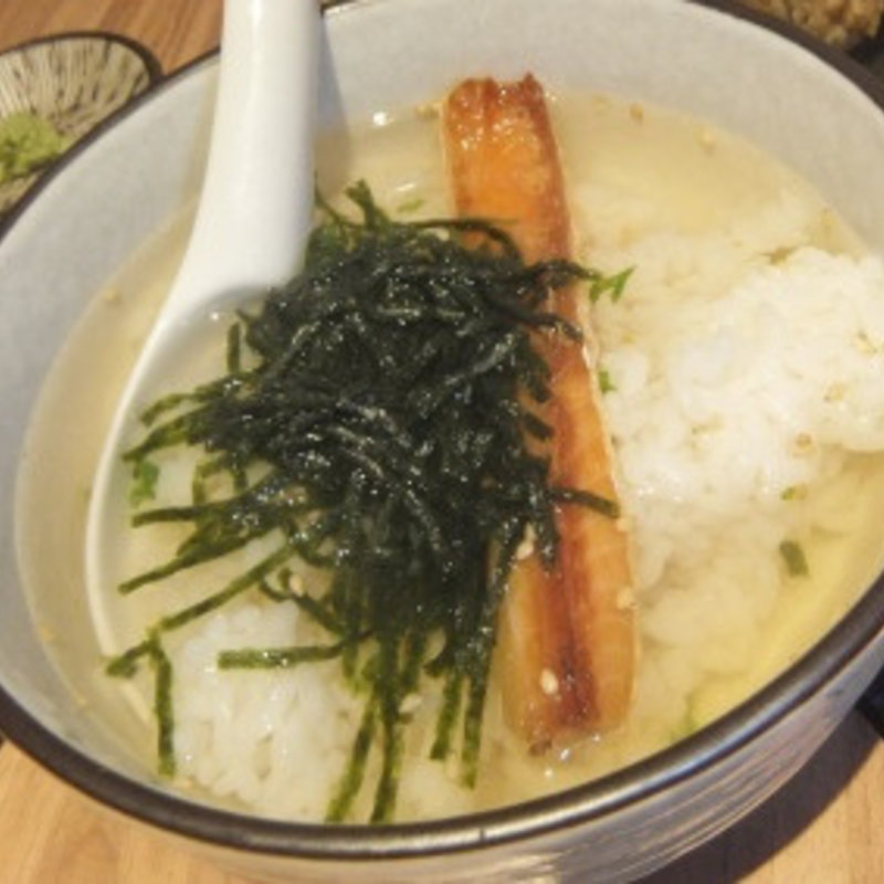 燻製鮭ハラスのお茶漬け(燻製工房 新宿三丁目店)