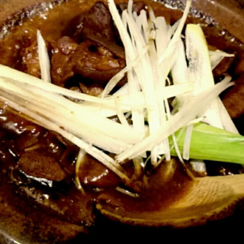 モツ煮込み(牛たん炭焼 利久 赤れんがテラス店)
