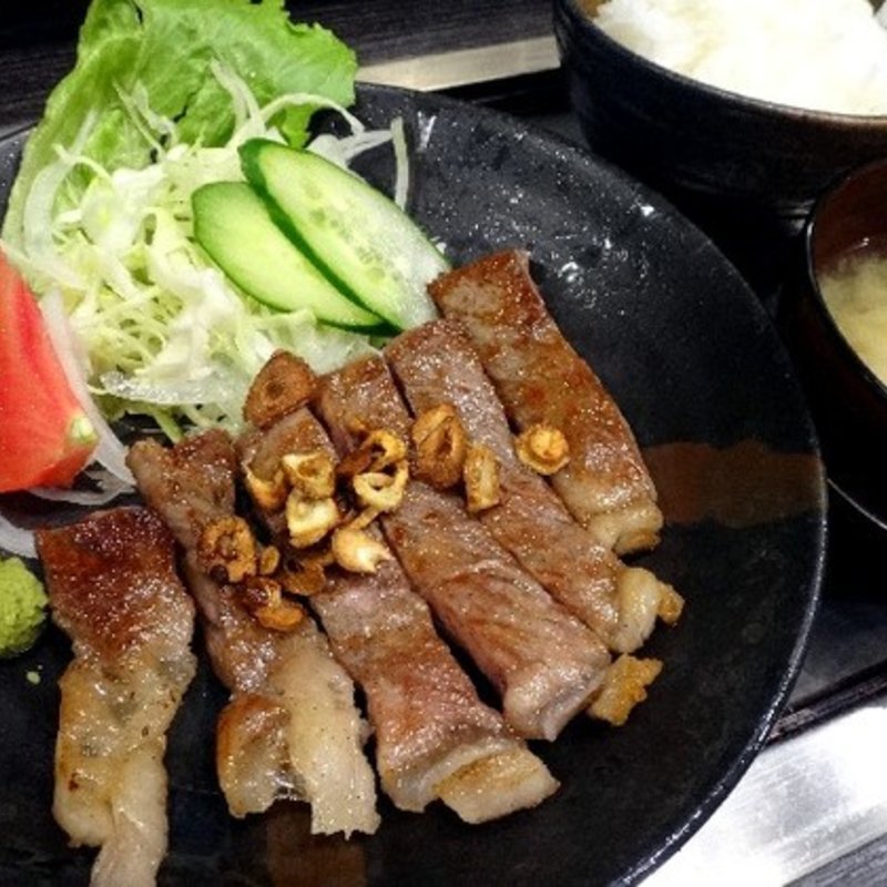 和牛ステーキ定食 (A3)(牛と豚)