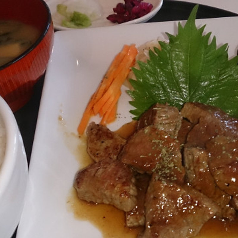 赤身のサイコロステーキ 200g(焼肉牛三郎 横浜元町店)