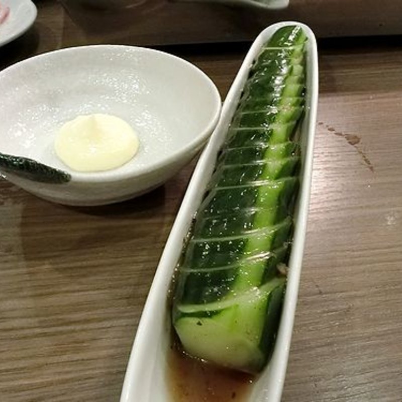 きゅうり丸ごと1本(牛豚馬鶏 博多駅前店)