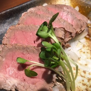 ローストビーフユッケ(牛酒場 末吉や)