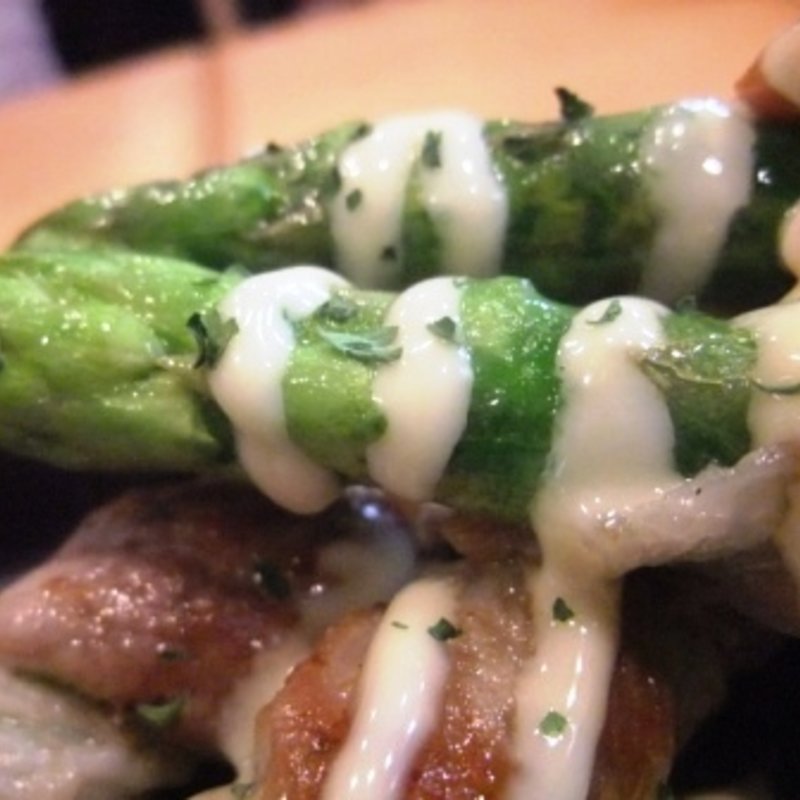 アスパラ豚巻(居酒屋 牡蠣 やまと)