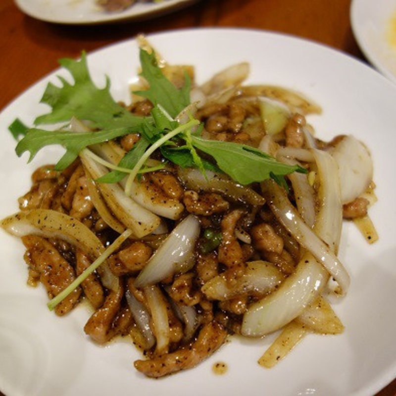 細切り豚肉の黒コショウ炒め(独一処餃子 行徳店)