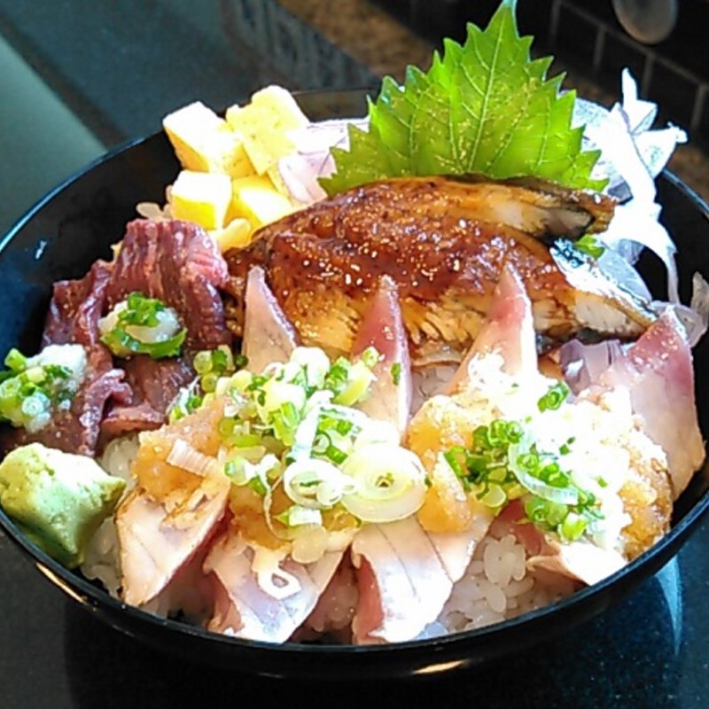 ヒヒン！スタミナ丼(独楽寿司 めじろ台店)