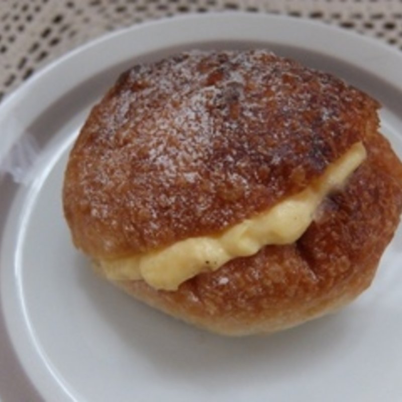 黒豆クリームパン(玉喜亭 （たまきてい）)