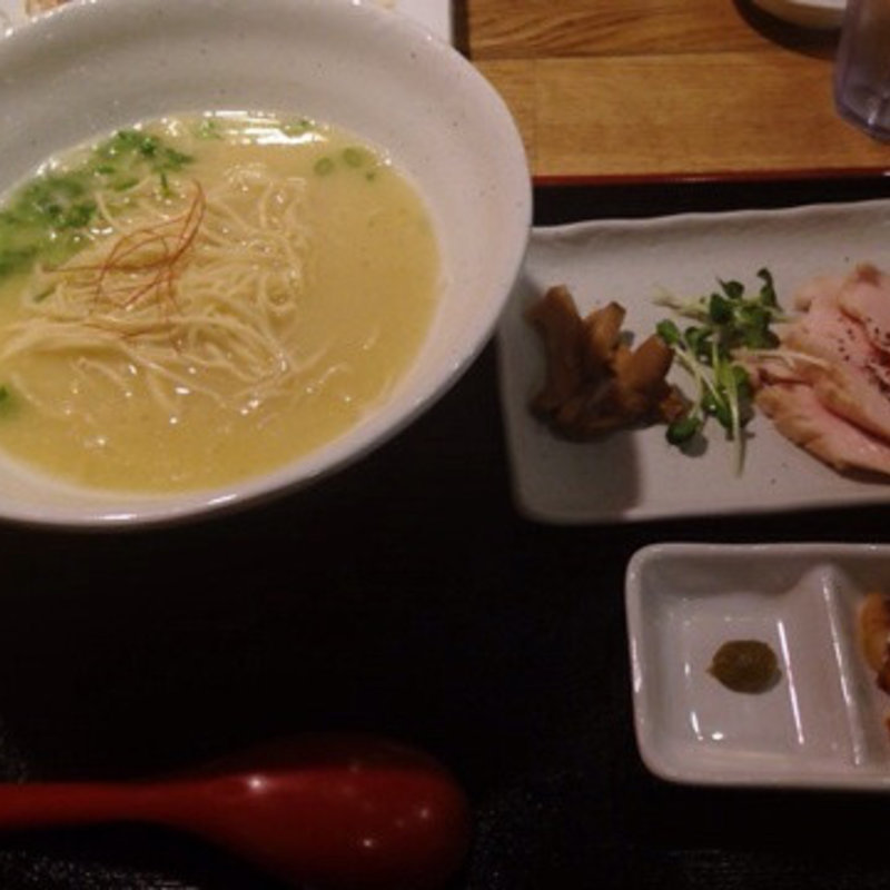 鶏白湯らーめん(玉宮鶏白湯)