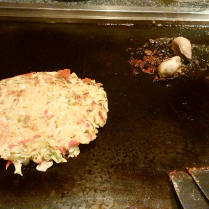 牡蠣のバター焼きとエビグラタン風お好み焼(玉菜家)