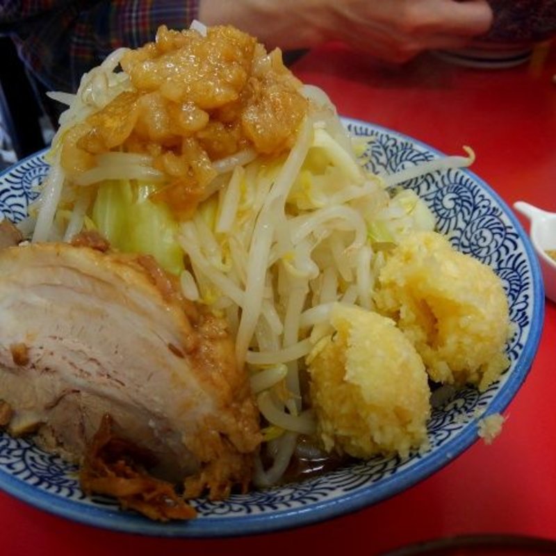 小ラーメン（ニンニクマシマシ、ヤサイ、アブラ）＋魚粉(田田 )
