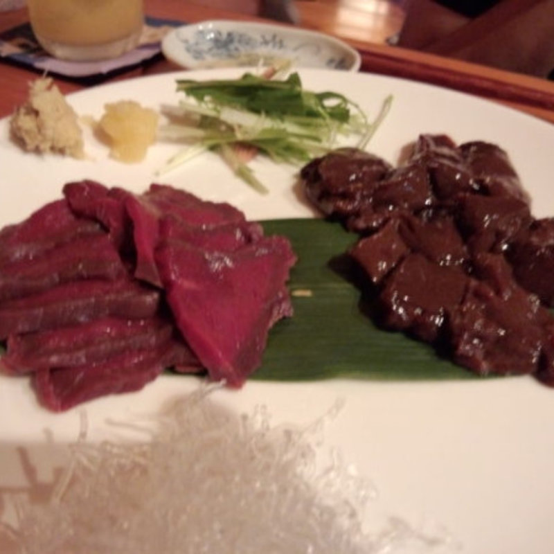 馬刺し、馬のレバ刺し(町家)