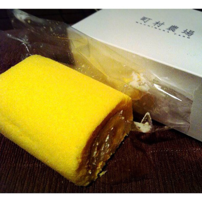 クリームチーズロール(町村農場 横浜・みなとみらい店)