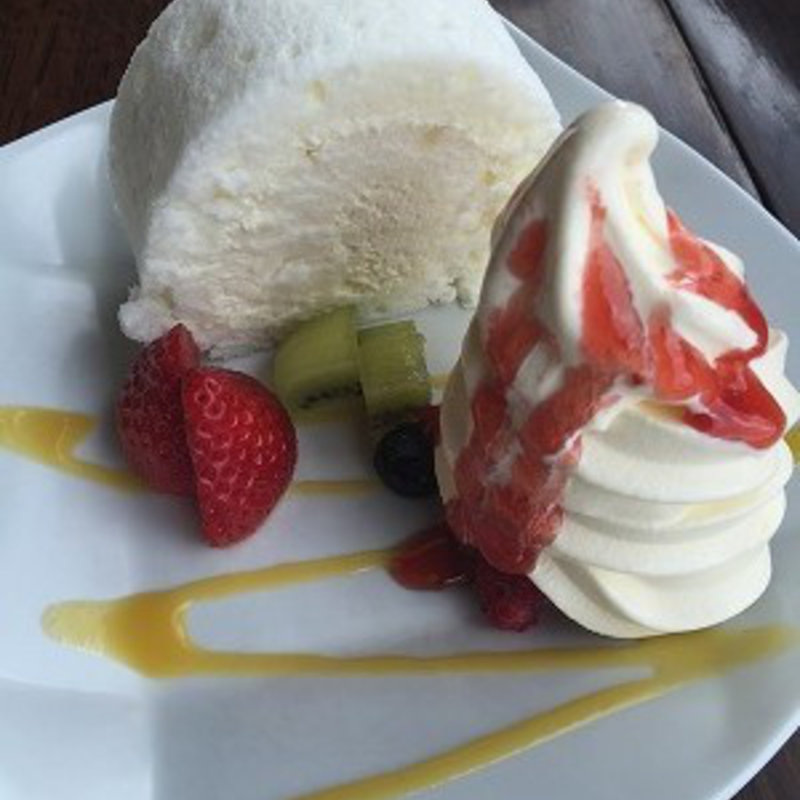 白い恋人ロールケーキ(白い恋人パーク内チョコレートラウンジ)