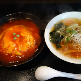 天津丼+半ラーメン(白虎飯店)