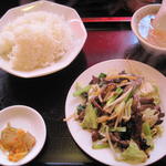牛肉と野菜炒めランチ