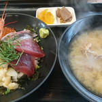 海鮮丼(盤洲 （バンズ）)