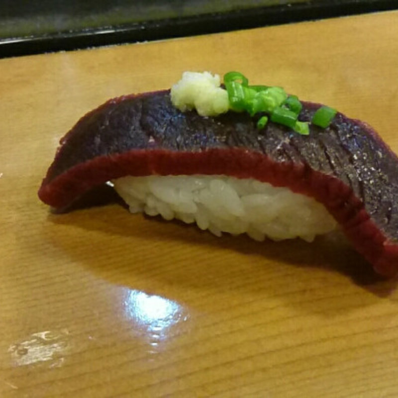 クジラの握り(鮨・居酒屋 矢車)