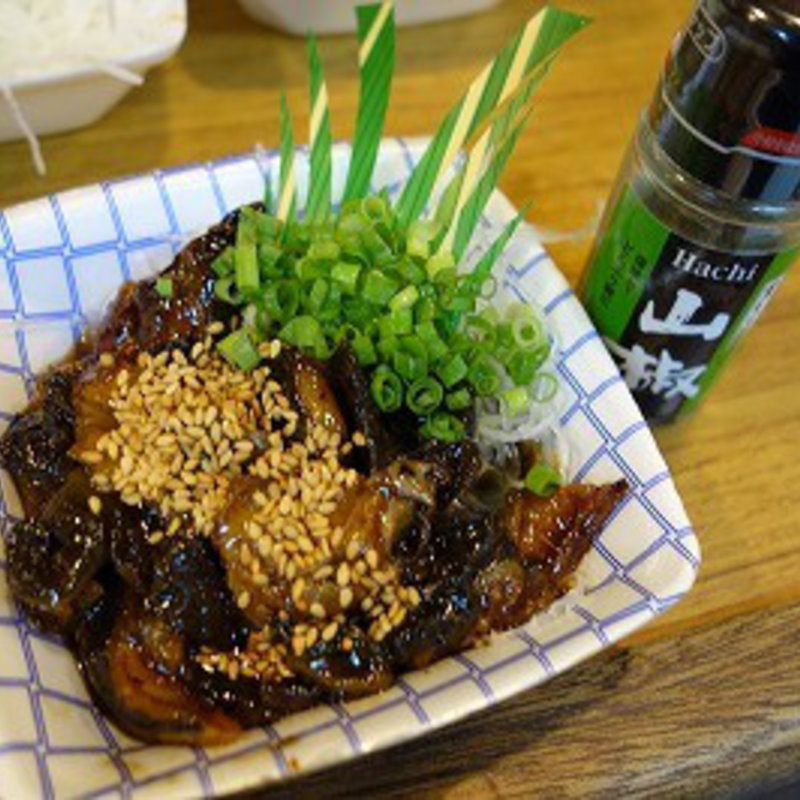 うなぎ蒲焼き切おとし(酒蔵 石松)