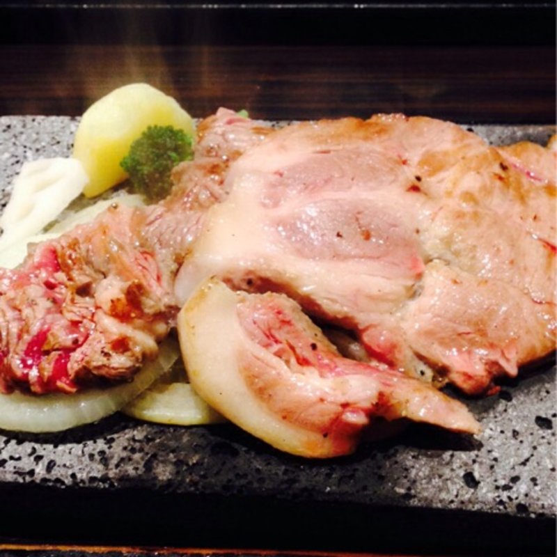 黄金豚&リロースステーキ(石焼ステーキ 贅宮城明石台店 （ゼイ）)