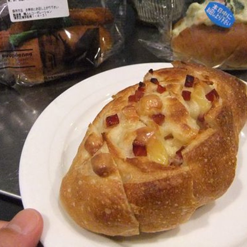 角切りベーコンフランス(石窯パンの家 Gratie グラティエ 博多駅南店)