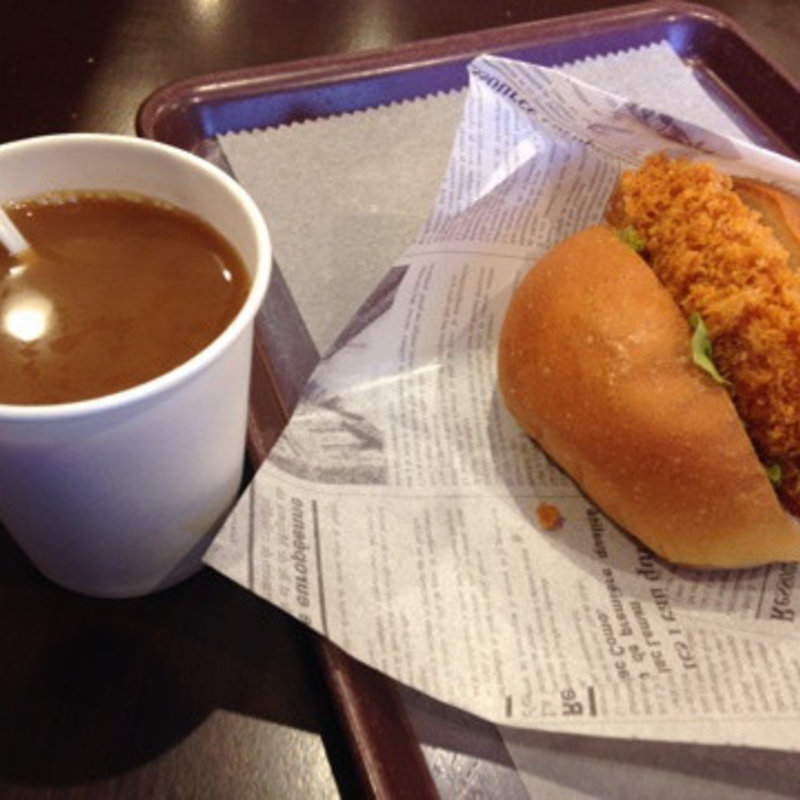 自家製デミソース入りのコロッケパン(石窯パン工房エスポワール)