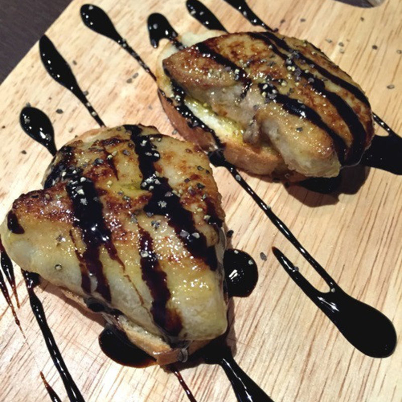 フォアグラのカナッペ(熟成肉バル 神保町style 3号店)