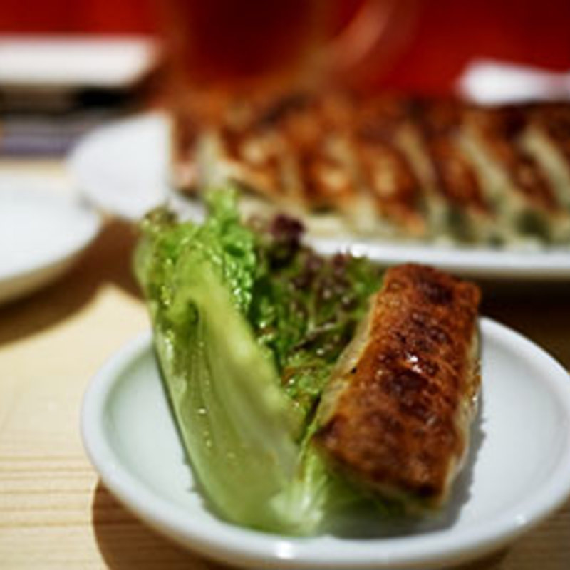 餃子のレタス包み(神戸餃子オレギョ 福島店)